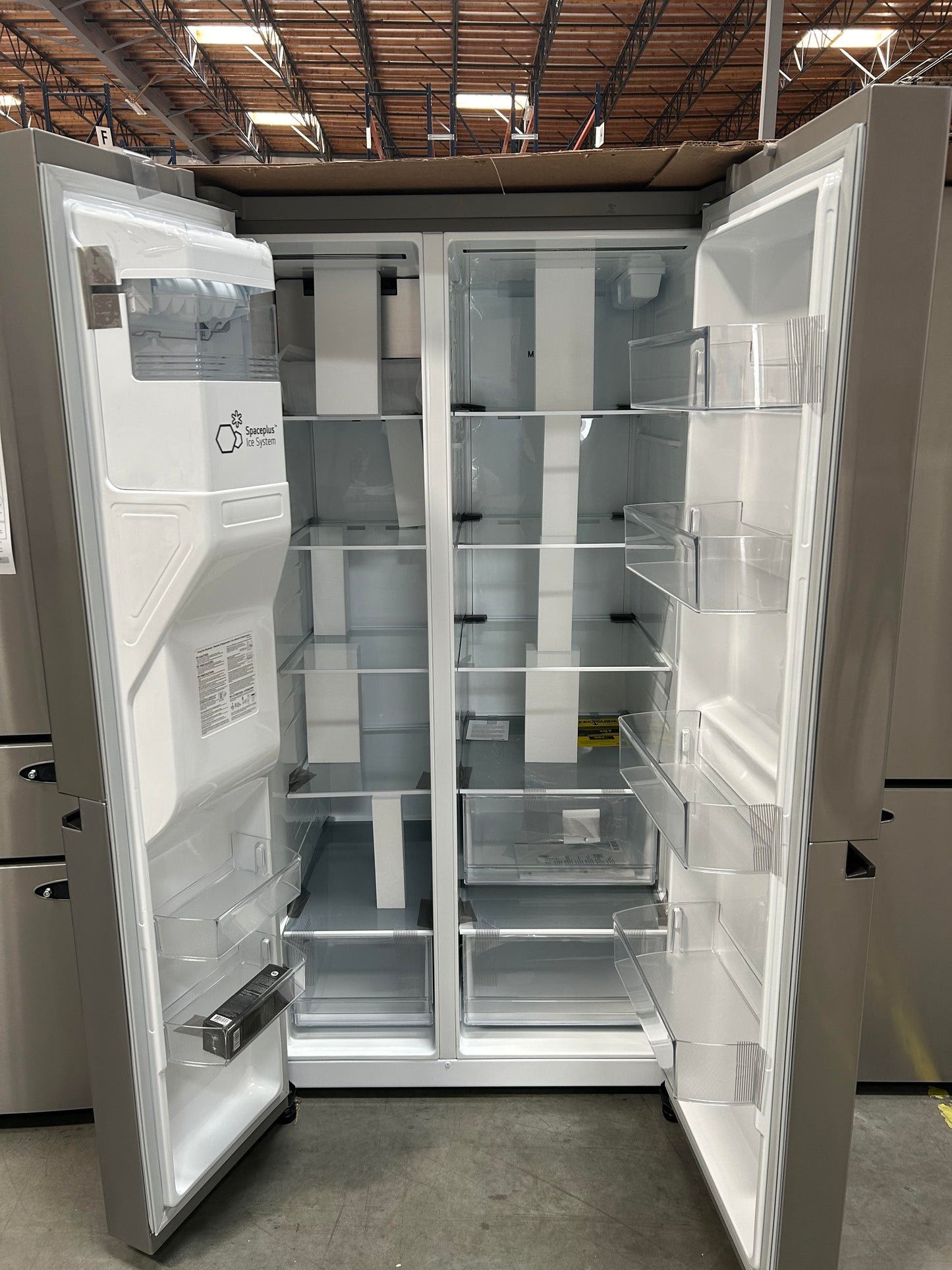 [LG]27 cu. ft. Side-by-Side Refrigerator with Craft Ice™